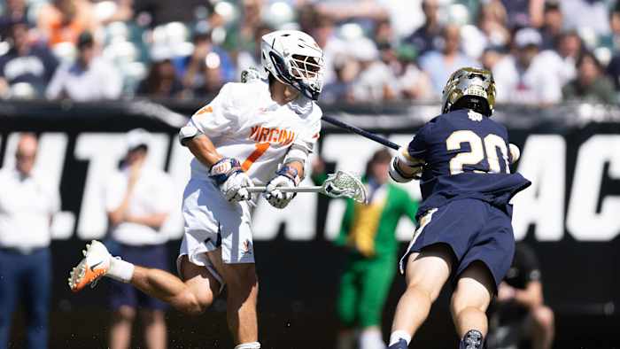 Virginia Cavaliers Connor Shellenberger (1) scores in front of Notre Dame Fighting Irish Chris Conlin (20) during the first quarter at Lincoln Financial.